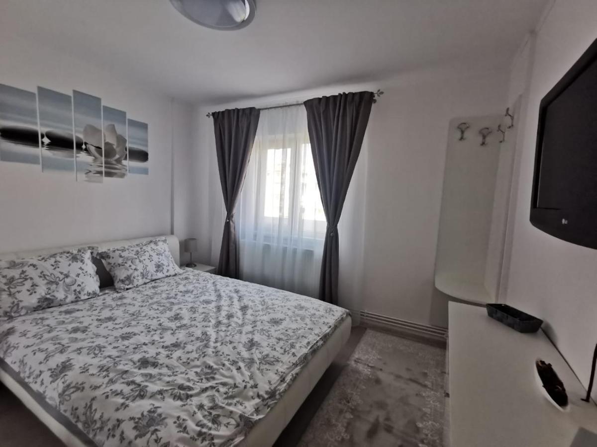 Apartament Regim Hotelier Deva Exteriér fotografie