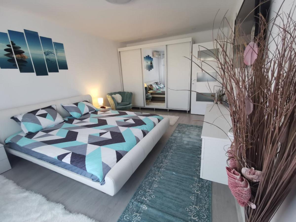 Apartament Regim Hotelier Deva Exteriér fotografie