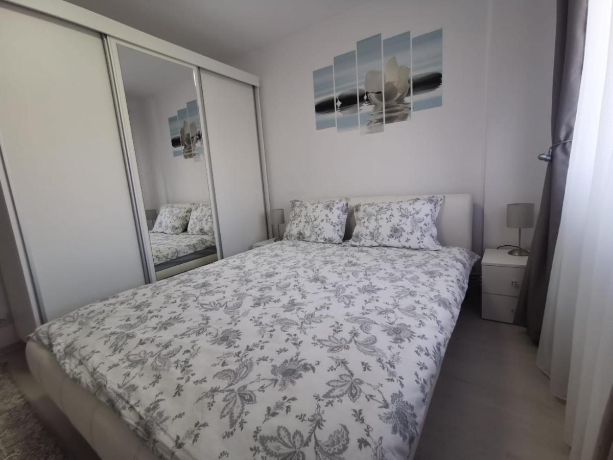 Apartament Regim Hotelier Deva Exteriér fotografie